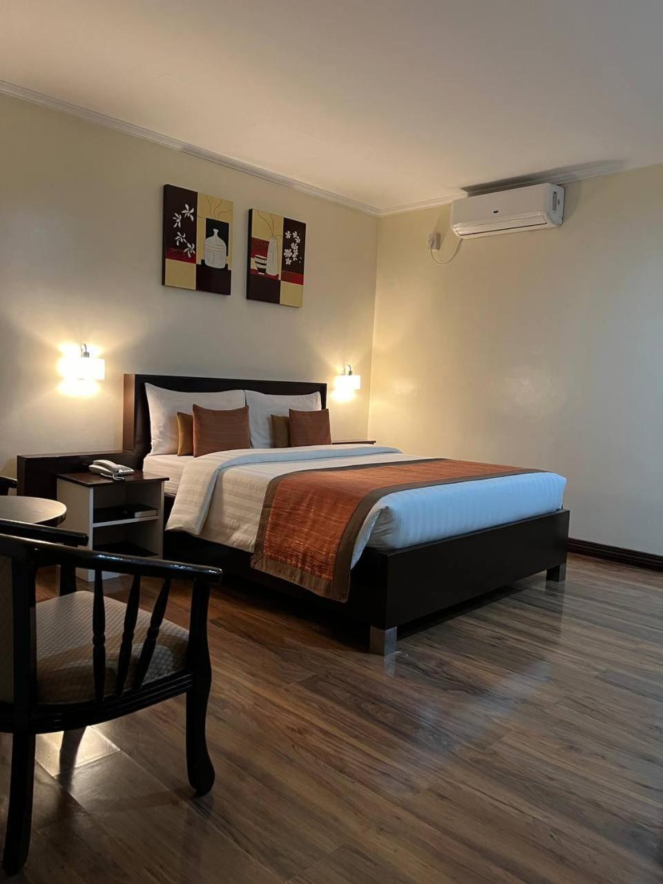 Subic Residencias Olongapo Εξωτερικό φωτογραφία