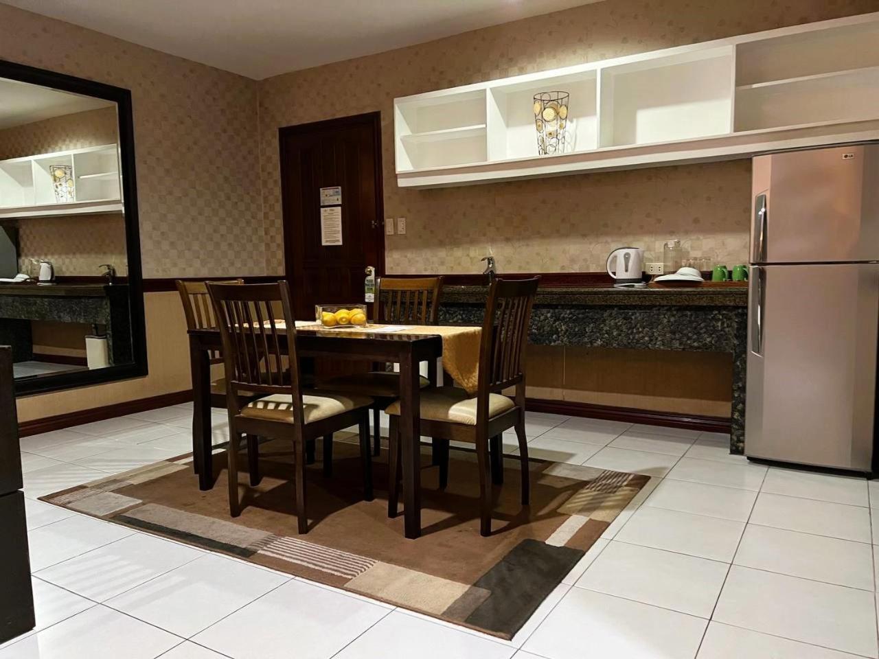 Subic Residencias Olongapo Εξωτερικό φωτογραφία