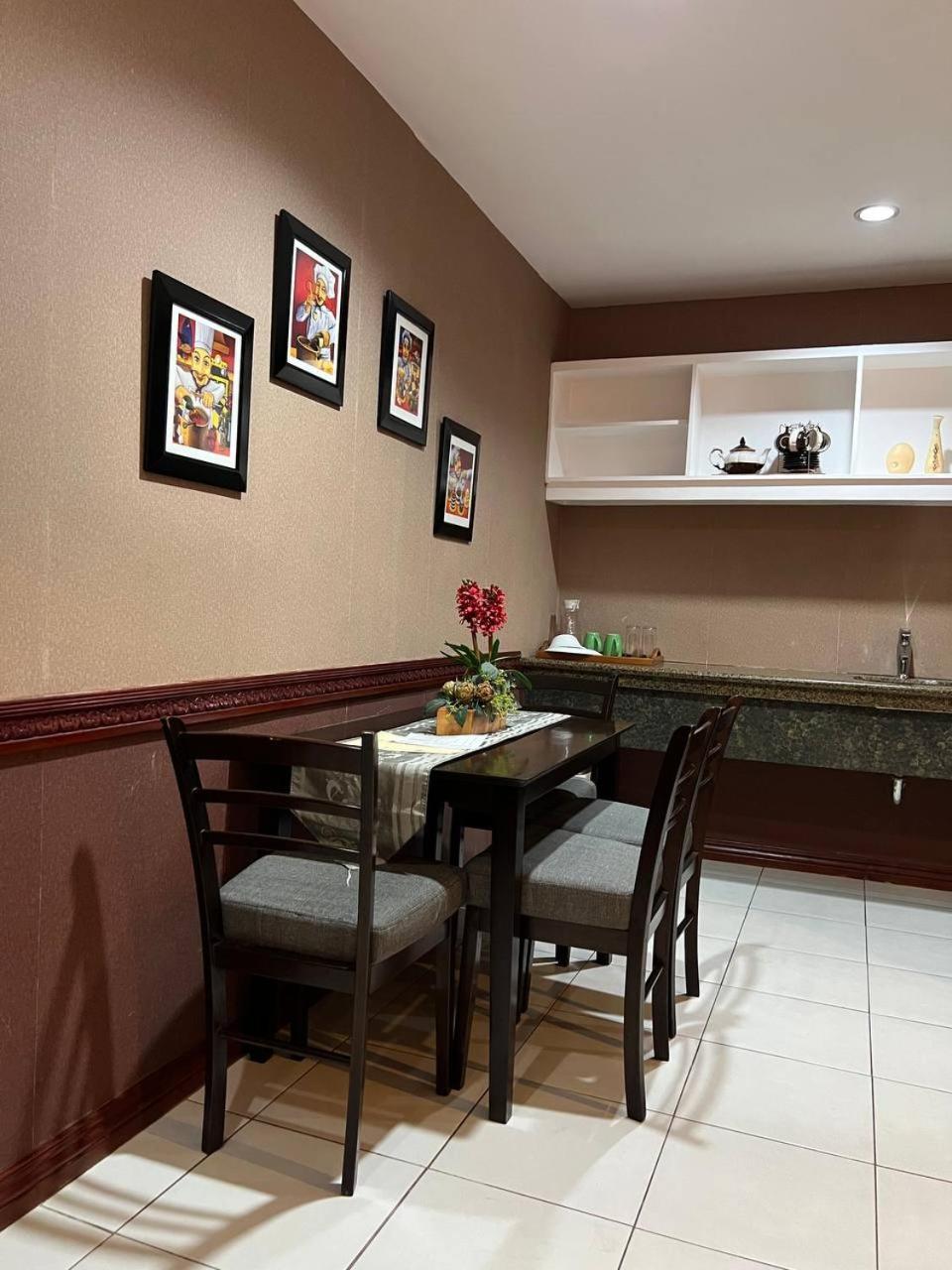 Subic Residencias Olongapo Εξωτερικό φωτογραφία