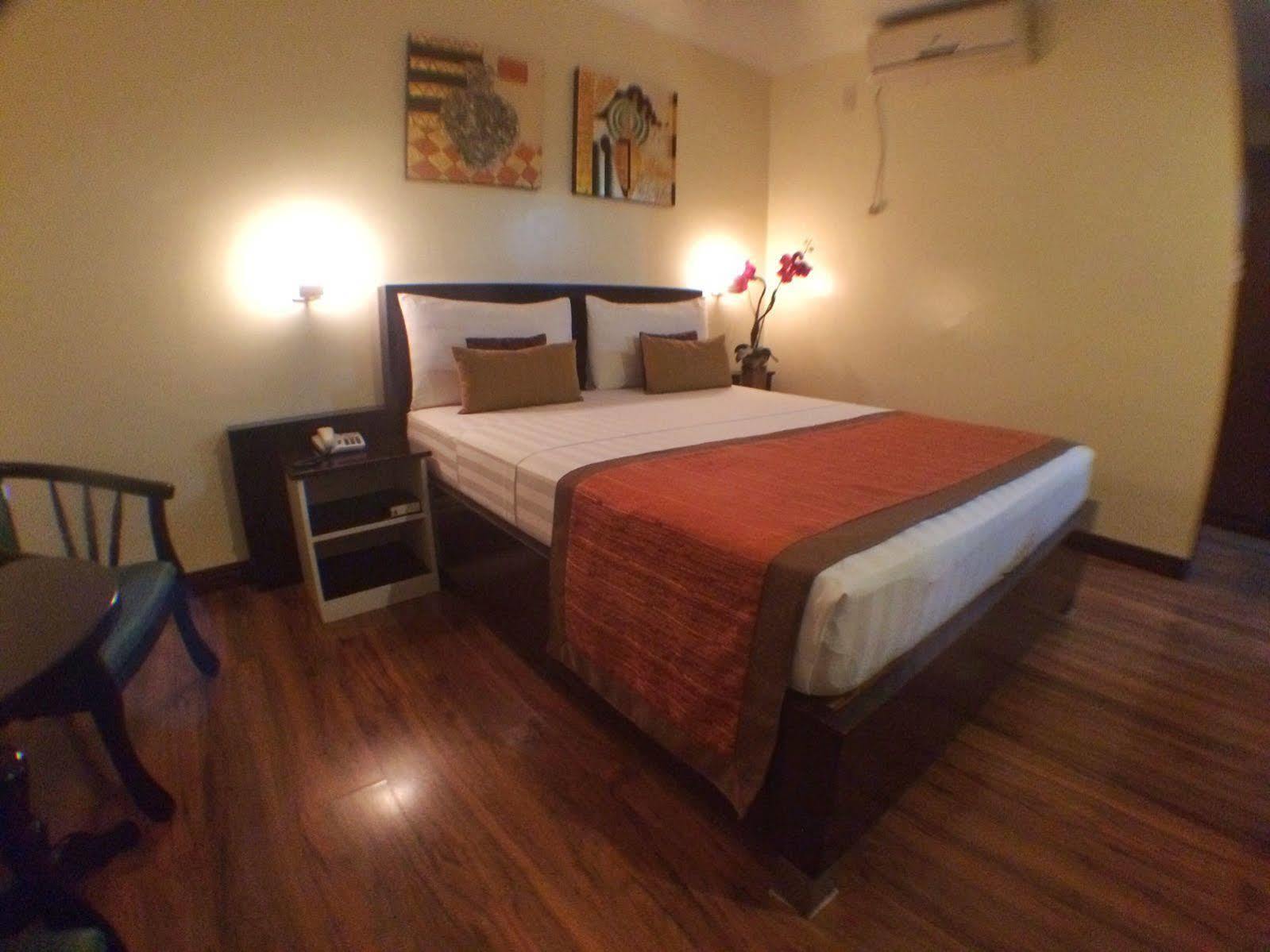 Subic Residencias Olongapo Εξωτερικό φωτογραφία